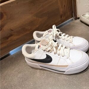 Women’s nike court platform size 7